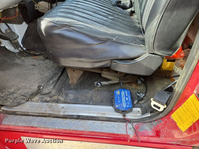 image for item EE8691 1985 GMC  7000 pumper fire truck