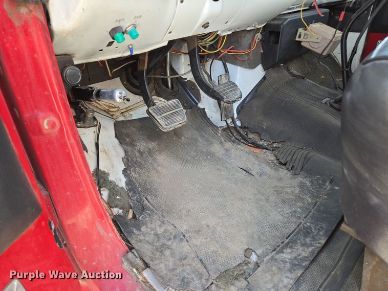 image for item EE8691 1985 GMC  7000 pumper fire truck