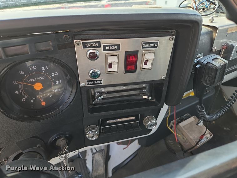 image for item EE8691 1985 GMC  7000 pumper fire truck