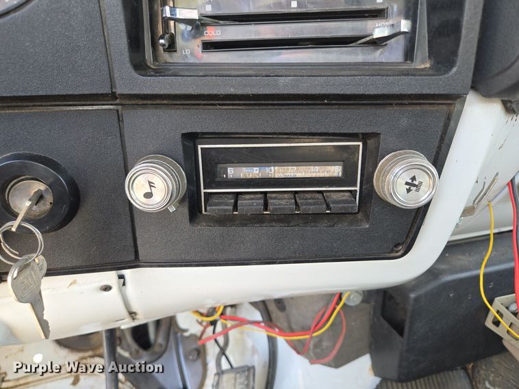 image for item EE8691 1985 GMC  7000 pumper fire truck