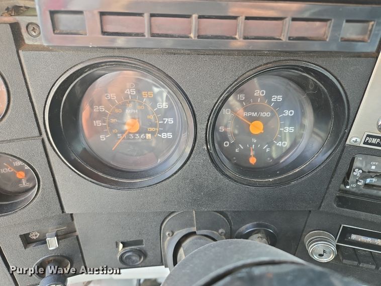 image for item EE8691 1985 GMC  7000 pumper fire truck