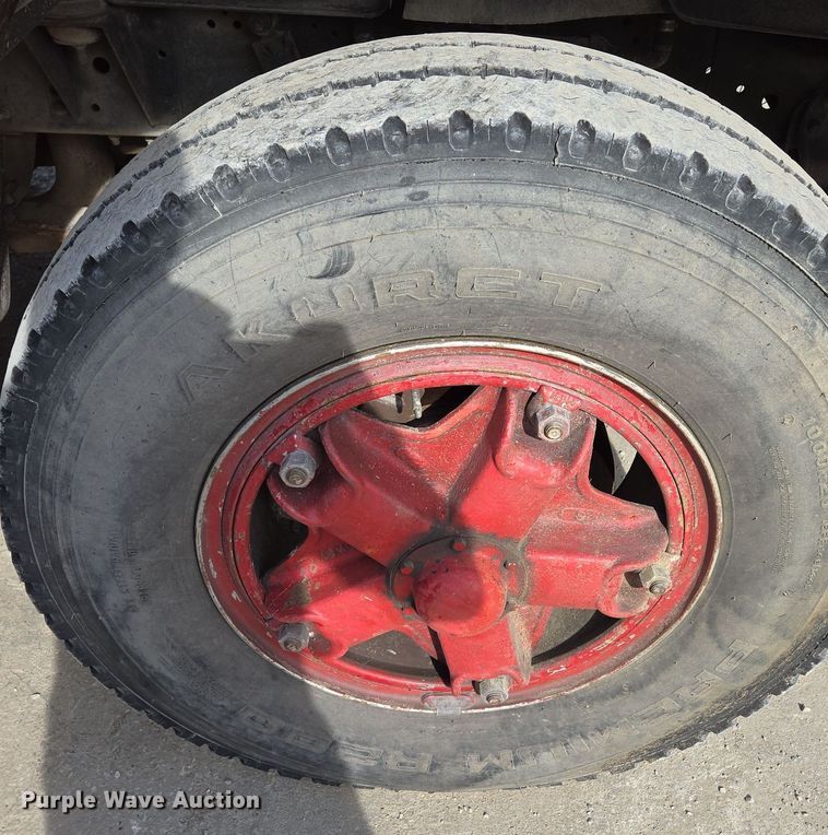 image for item EE8691 1985 GMC  7000 pumper fire truck