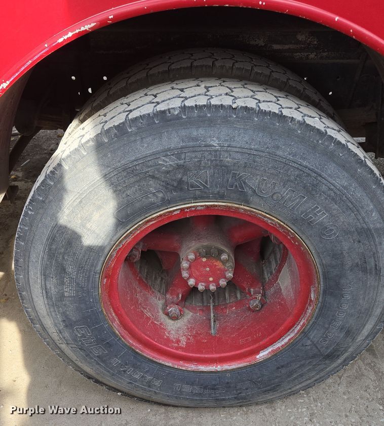 image for item EE8691 1985 GMC  7000 pumper fire truck