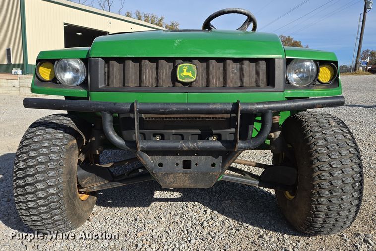 image for item EE8693 2004 John Deere  HPX Gator  utility vehicle