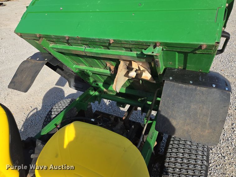 image for item EE8693 2004 John Deere  HPX Gator  utility vehicle