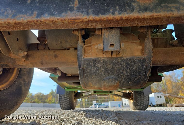 image for item EE8693 2004 John Deere  HPX Gator  utility vehicle