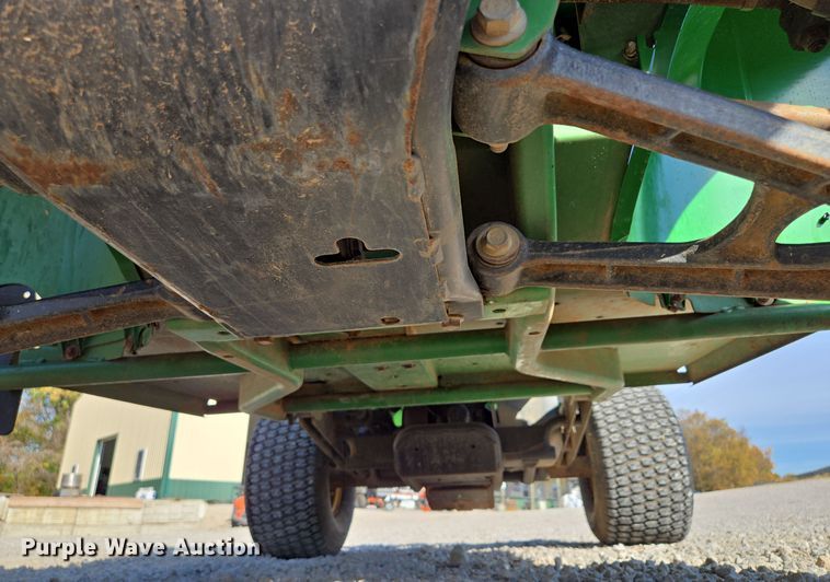 image for item EE8693 2004 John Deere  HPX Gator  utility vehicle