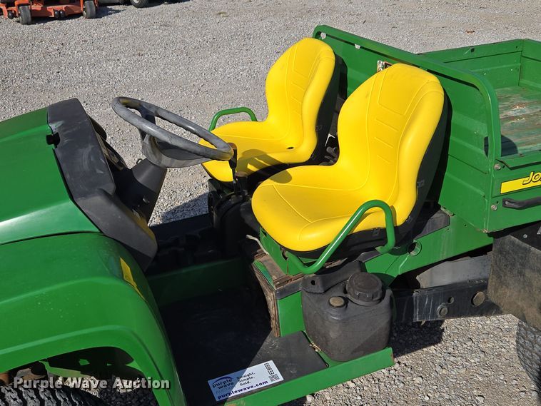 image for item EE8693 2004 John Deere  HPX Gator  utility vehicle