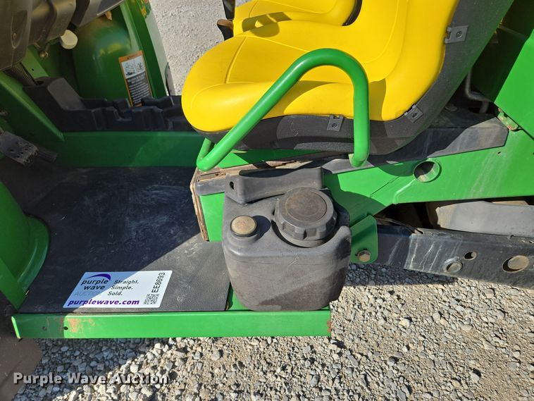 image for item EE8693 2004 John Deere  HPX Gator  utility vehicle