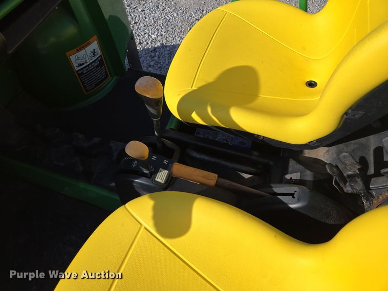 image for item EE8693 2004 John Deere  HPX Gator  utility vehicle