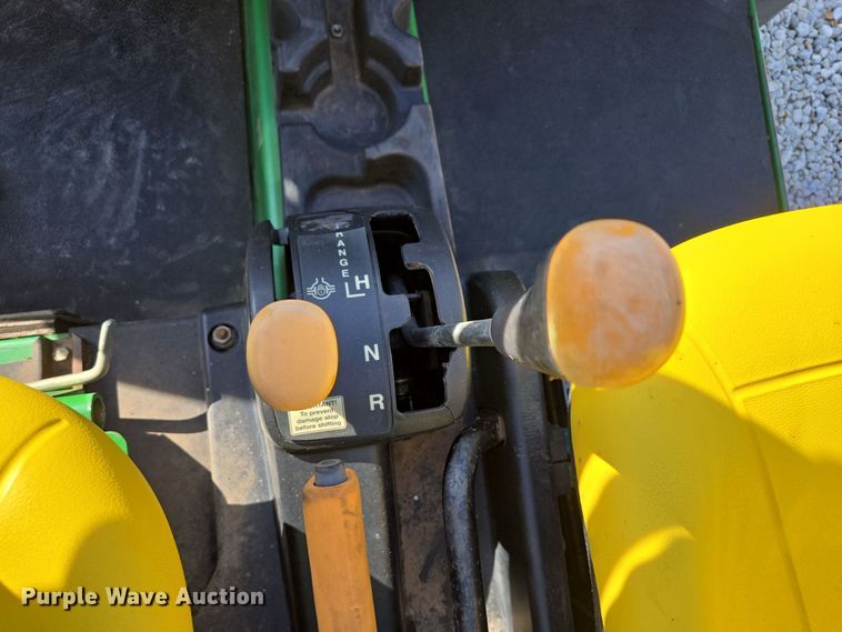 image for item EE8693 2004 John Deere  HPX Gator  utility vehicle