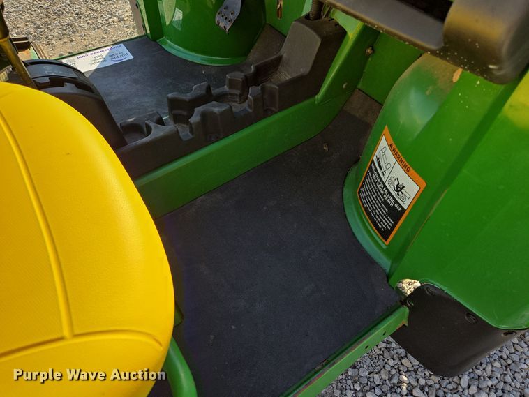 image for item EE8693 2004 John Deere  HPX Gator  utility vehicle