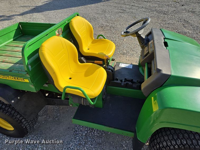 image for item EE8693 2004 John Deere  HPX Gator  utility vehicle