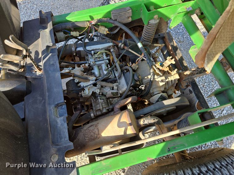 image for item EE8693 2004 John Deere  HPX Gator  utility vehicle