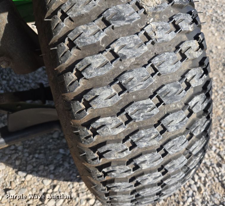 image for item EE8693 2004 John Deere  HPX Gator  utility vehicle