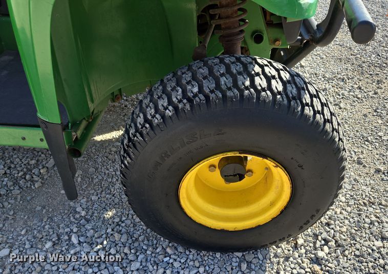 image for item EE8693 2004 John Deere  HPX Gator  utility vehicle