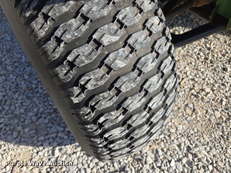 image for item EE8693 2004 John Deere  HPX Gator  utility vehicle