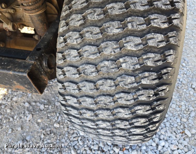 image for item EE8693 2004 John Deere  HPX Gator  utility vehicle