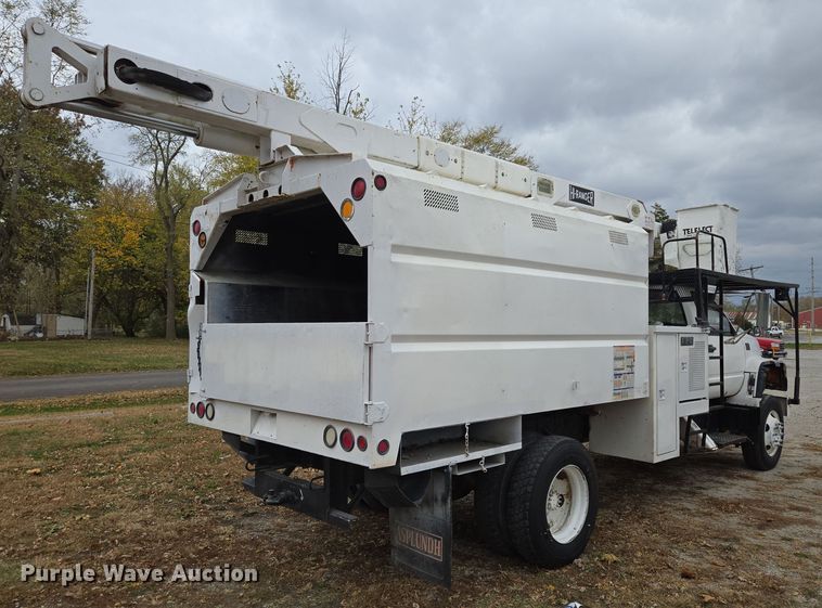 image for item EE8697 2000 Chevrolet  C7500 bucket truck