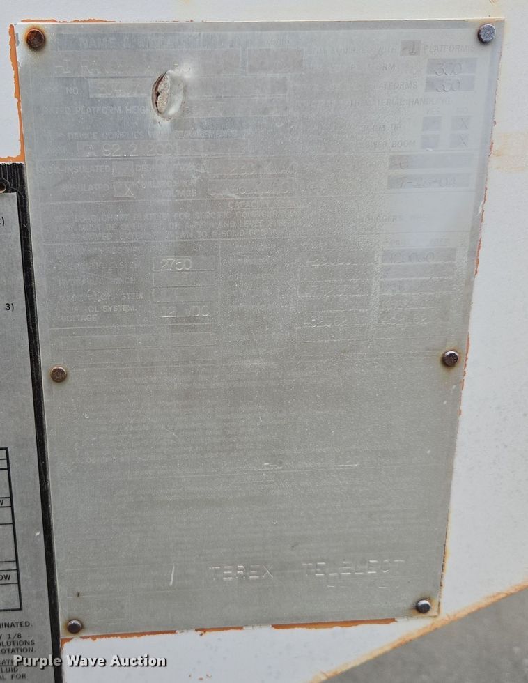 image for item EE8697 2000 Chevrolet  C7500 bucket truck