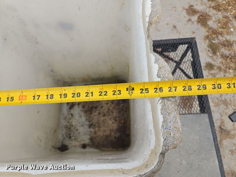 image for item EE8697 2000 Chevrolet  C7500 bucket truck