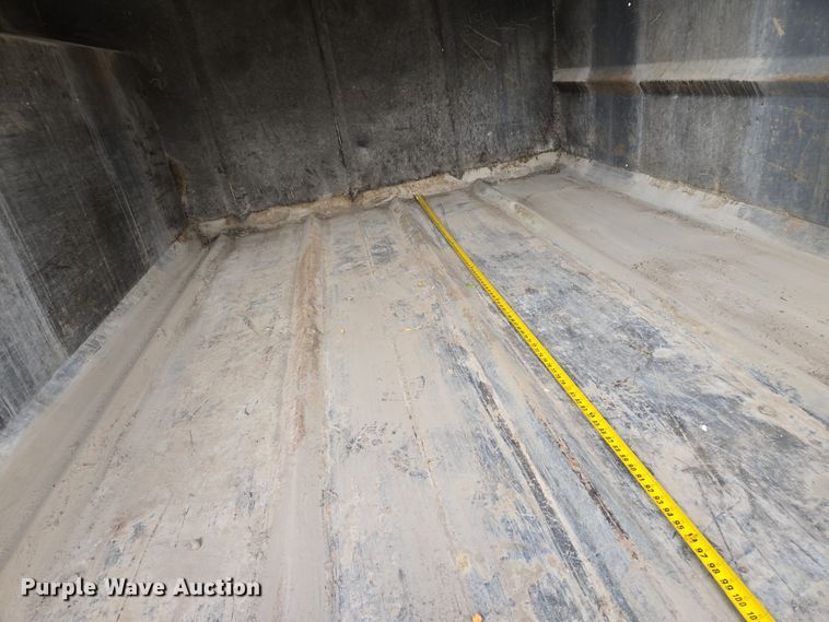 image for item EE8697 2000 Chevrolet  C7500 bucket truck