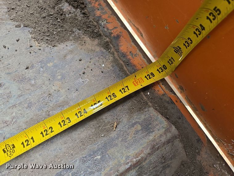 image for item EE8697 2000 Chevrolet  C7500 bucket truck