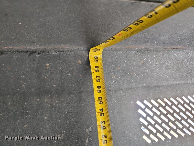 image for item EE8697 2000 Chevrolet  C7500 bucket truck