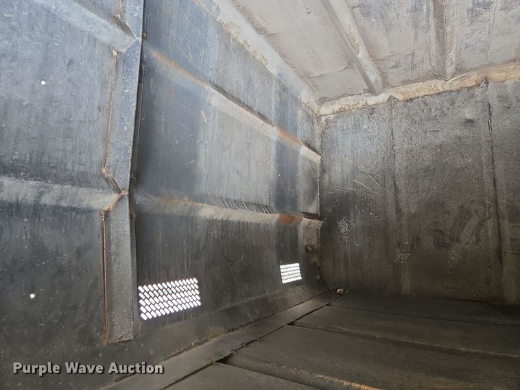 image for item EE8697 2000 Chevrolet  C7500 bucket truck