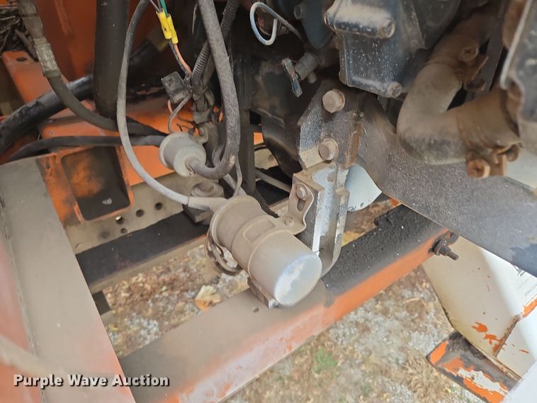 image for item EE8697 2000 Chevrolet  C7500 bucket truck