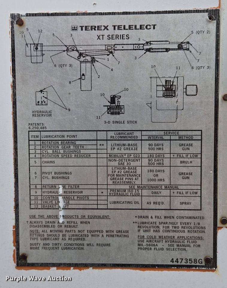 image for item EE8697 2000 Chevrolet  C7500 bucket truck