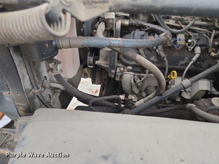 image for item EE8697 2000 Chevrolet  C7500 bucket truck