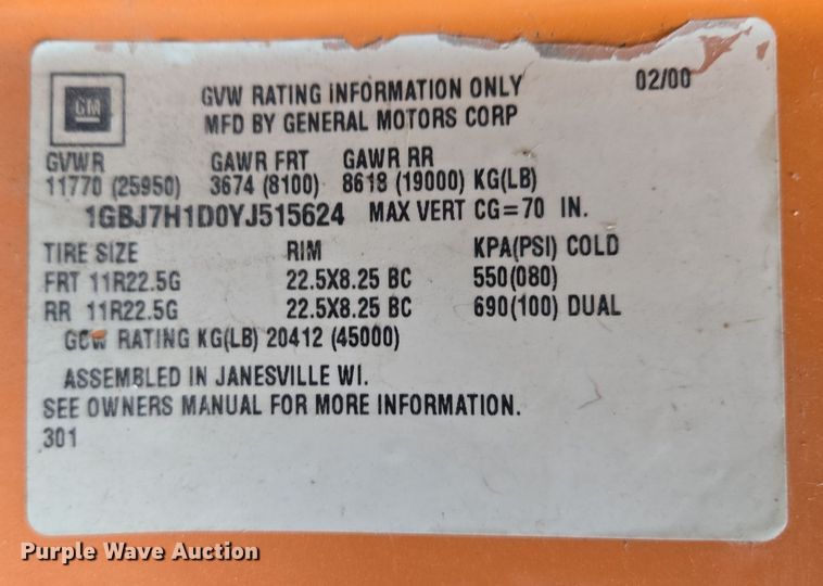 image for item EE8697 2000 Chevrolet  C7500 bucket truck