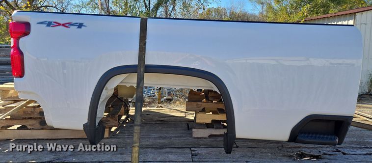 image for item EE8722 Pickup truck bed 