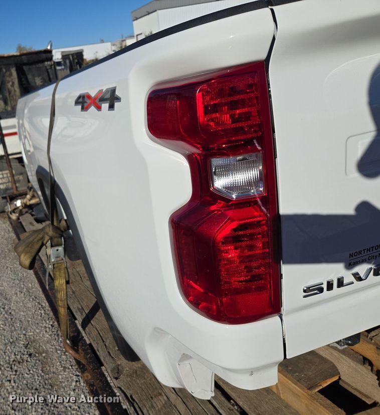 image for item EE8722 Pickup truck bed 