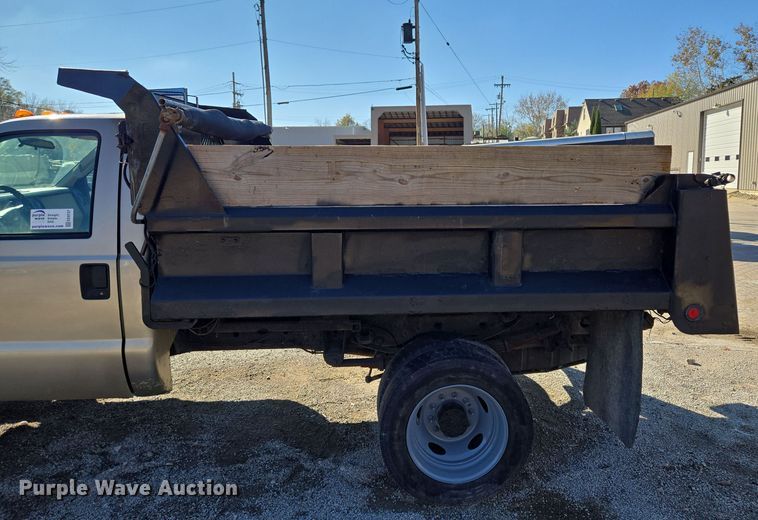 image for item EE8727 2008 Ford  F550 Super Duty XL  dump truck