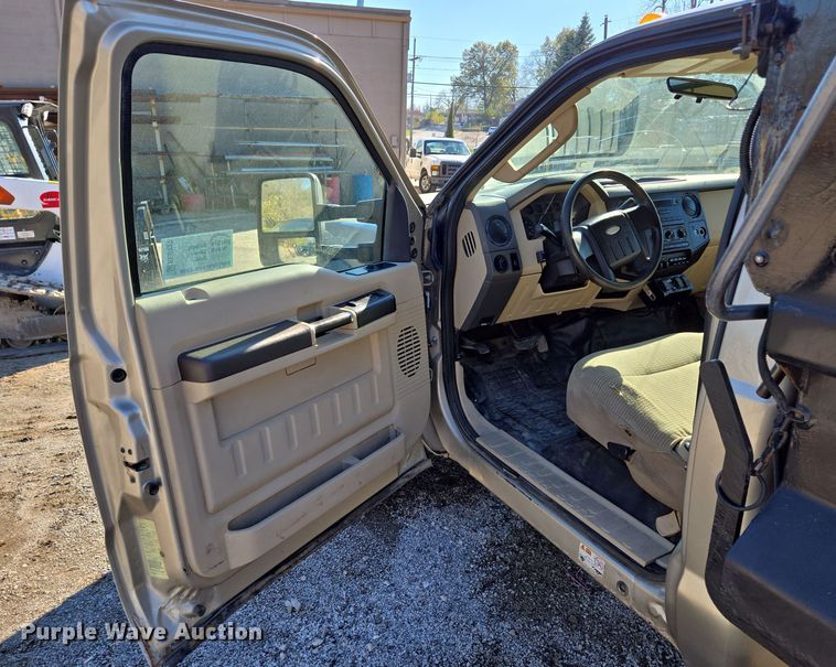 image for item EE8727 2008 Ford  F550 Super Duty XL  dump truck