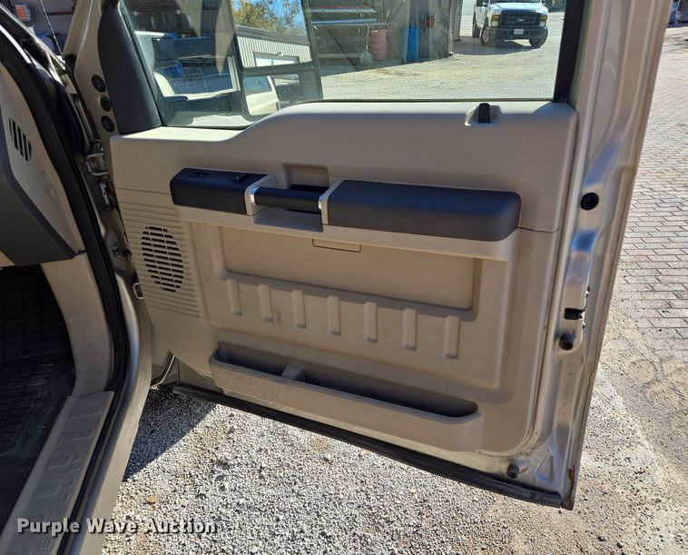 image for item EE8727 2008 Ford  F550 Super Duty XL  dump truck