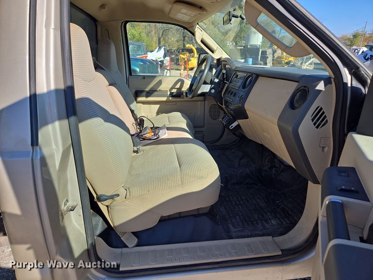 image for item EE8727 2008 Ford  F550 Super Duty XL  dump truck