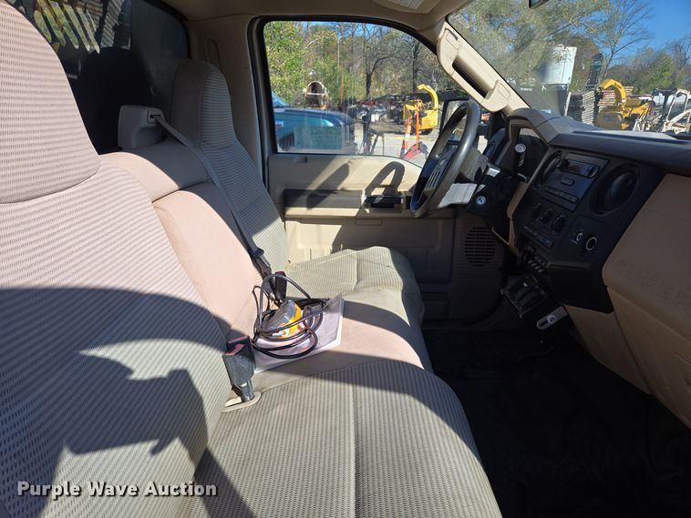 image for item EE8727 2008 Ford  F550 Super Duty XL  dump truck