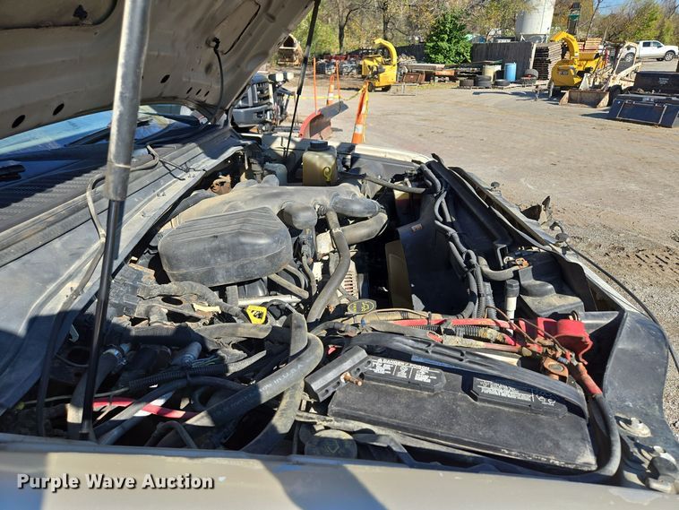 image for item EE8727 2008 Ford  F550 Super Duty XL  dump truck