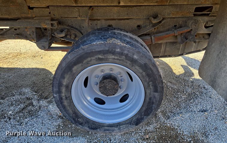 image for item EE8727 2008 Ford  F550 Super Duty XL  dump truck