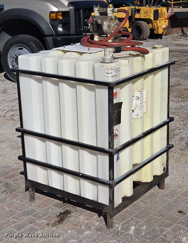 image for item EE8728 Bulk oil tank 