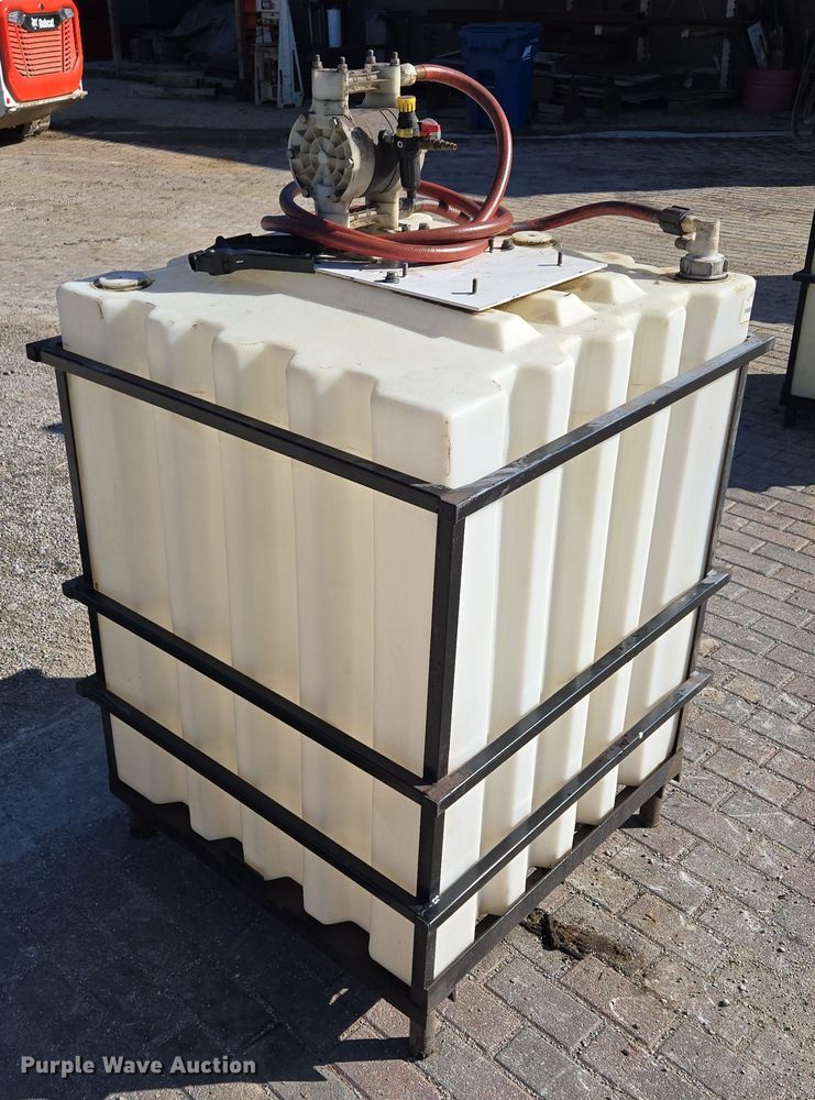 image for item EE8728 Bulk oil tank 