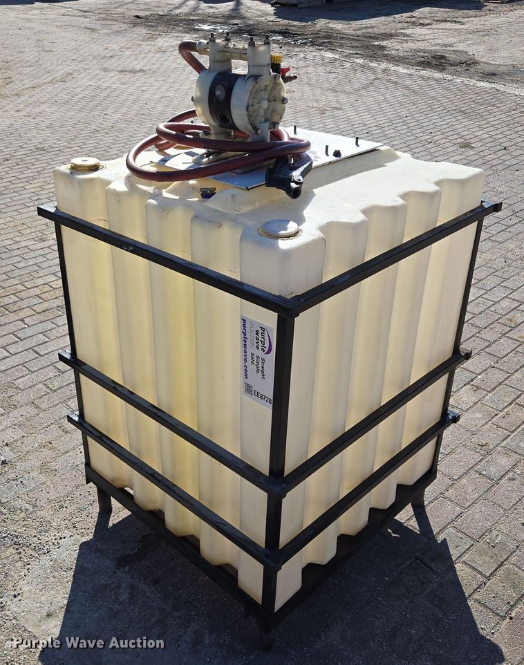 image for item EE8728 Bulk oil tank 