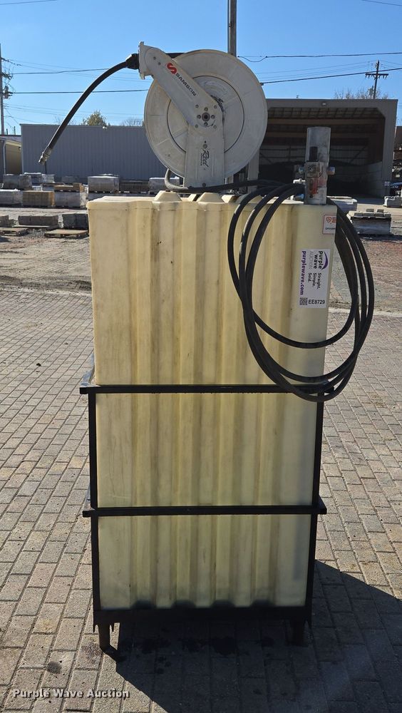 image for item EE8729 Bulk oil tank 