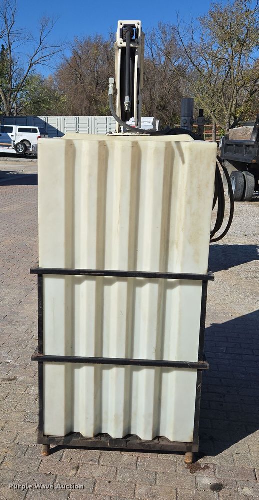 image for item EE8729 Bulk oil tank 