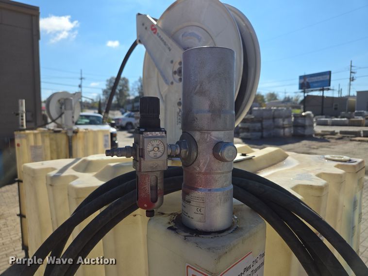 image for item EE8729 Bulk oil tank 