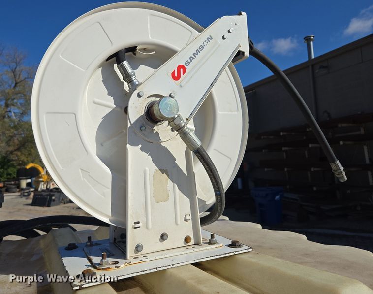 image for item EE8729 Bulk oil tank 