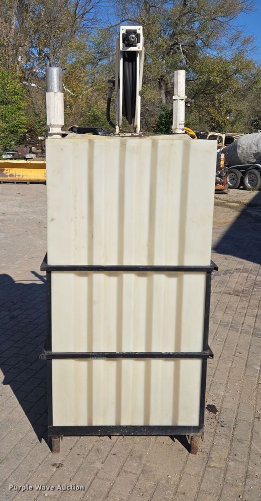 image for item EE8730 Bulk oil tank 